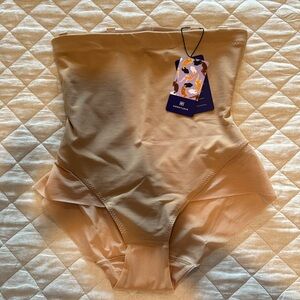 Honeylove superpower brief M- NWT- never worn
